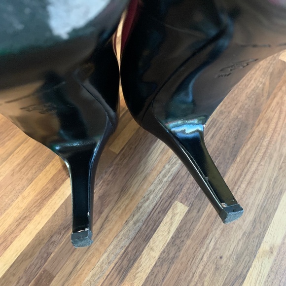 Via Spiga Black and Burgundy Heels - Picture 13 of 15